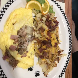 Bruce's Meat Lover's Omelette (610 cals.)