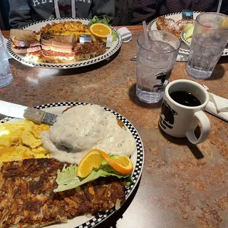 Chicken Fried Steak (560 cals.)