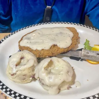 Chicken Fried Steak (560 cals.)