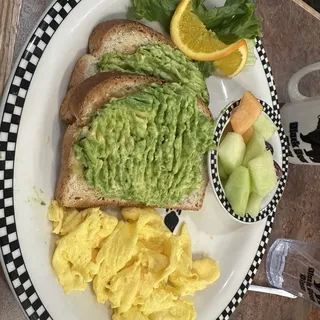 Avocado Toast (550-590 cals.)