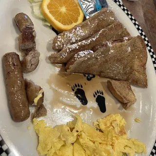 Classic French Toast* (1030 cals.)