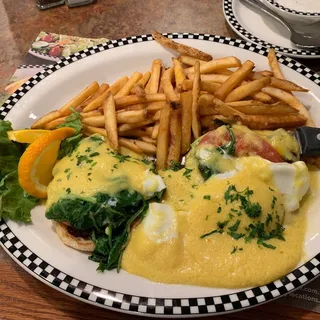 California Bacon Benedict (870 cals.)