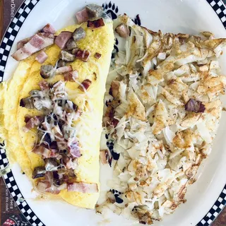 Bruce's Meat Lover's Omelette (610 cals.)