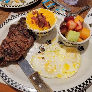 New York Steak & Eggs* (690-750 cals.)