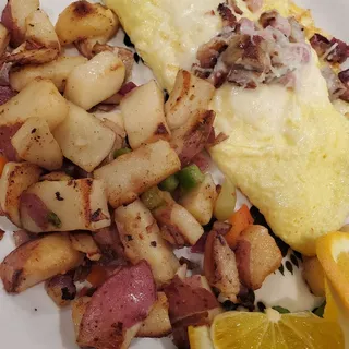Bruce's Meat Lover's Omelette (610 cals.)