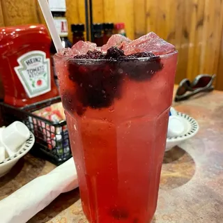 Huckleberry Lemonade (270 cals.)