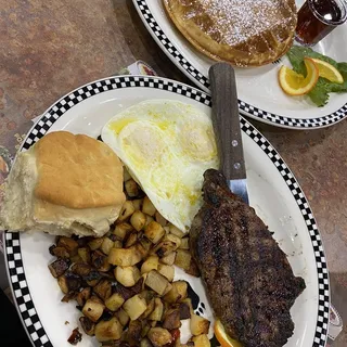 New York Steak & Eggs* (690-750 cals.)