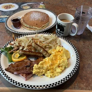 Grizzly Breakfast Plate