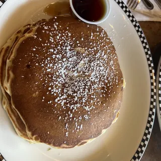 Sweet Cream Pancakes (890 cals.)