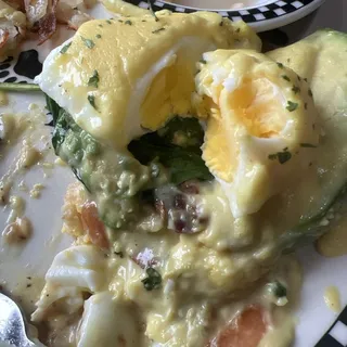 California Bacon Benedict (870 cals.)
