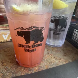 Huckleberry Lemonade (270 cals.)