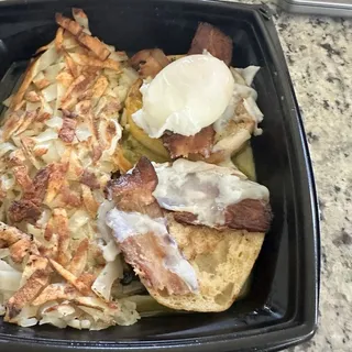 Classic Benedict (710 cals.)