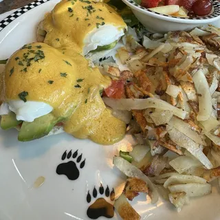 California Bacon Benedict (870 cals.)