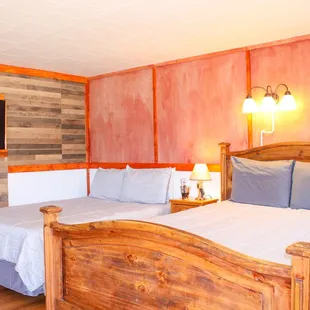 Lodge Room 6
Sleeps 4