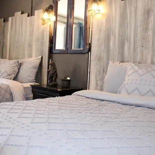 Lodge Room 3
Sleeps 4