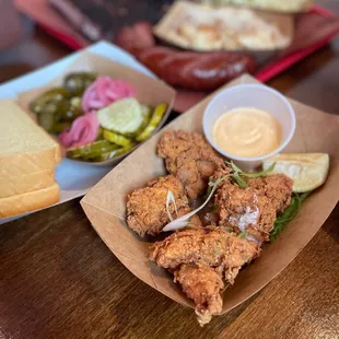 chicken, chicken wings and fried chicken, poultry, fried chicken wings, bbq wings, chicken wings, bbq chicken, fried chicken, food