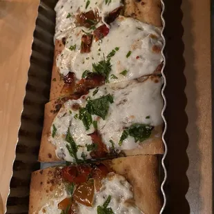 Mozzarella pepper flatbread without salami