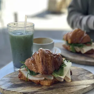 Turkey avocado croissainwich