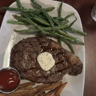The Ribeye, substituted French fries for the garlic mashed potatoes