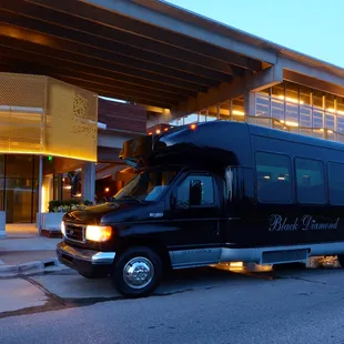 The Pearl Party Bus