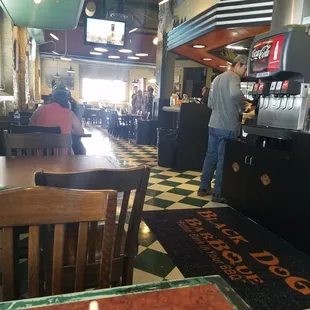 The dinning and counter area