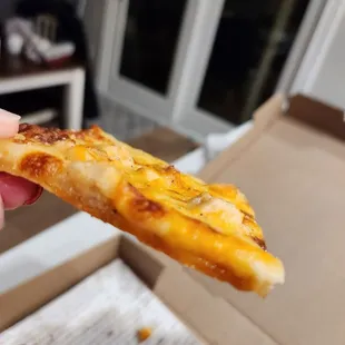 Gluten free pizza with creamy Buffalo sauce and chicken. Delicious but could use extra sauce.