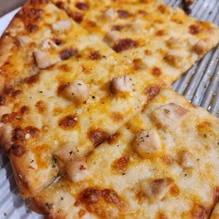 Gluten free pizza w/ creamy buffalo and chicken