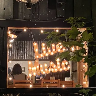 Black Dog, Saturday night