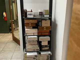 Tobaccos of Hawaii Beretania