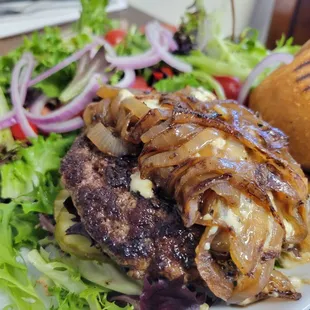 Blue cheese burger with salad