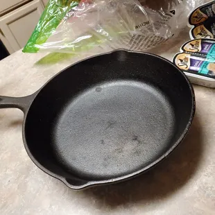Cast iron skillet for 8$!