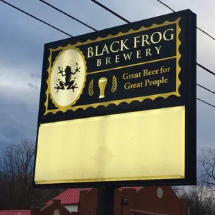 Finally, a sign that can be seen from the road!