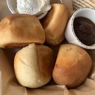 Rolls that come with the table