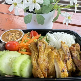 Chicken satay green bowl