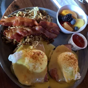 Crab Cake Eggs Benedict