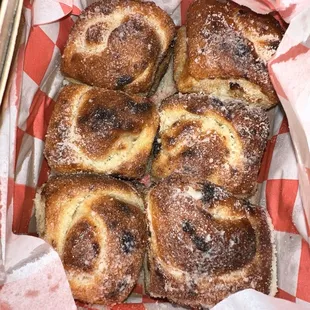 Garlic knots