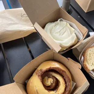 Cinnamon roll &amp; honey bun