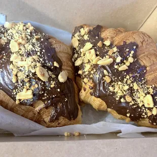 2 Snickers Croissants