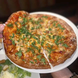 BBQ Chicken Pizza IS SURPRISINGLY GOOD!!!
