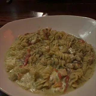 Chicken Fusilli Pesto Pasta