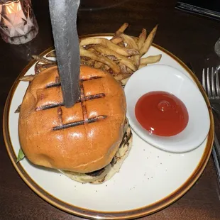 Black Oak&apos;s Burger