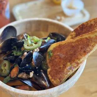 Spicy mussel chorizo