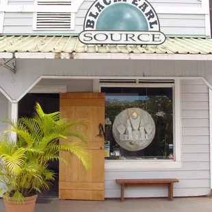 Black Pearl Source - Haleiwa, HI 96712