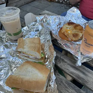 Cafe con leche, Pub Club, Legend's Breakfast, Recess Mood