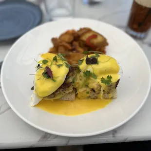 Crabcake Eggs Benedict