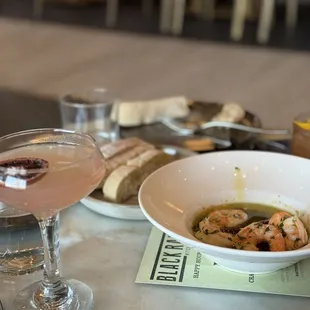 Sandpiper cocktail &amp; Kino garlic shrimp