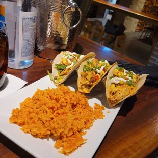 Taco tue nite!  On deal cool place!