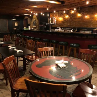 Bar Dining