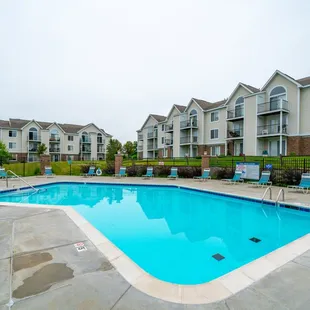 Outdoor Pool &amp; Sundeck