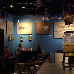 The dining are near the bar.